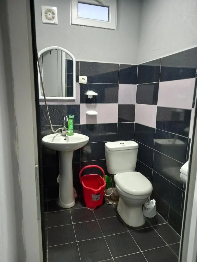 تبليسي Guest House Samgori بيت شباب